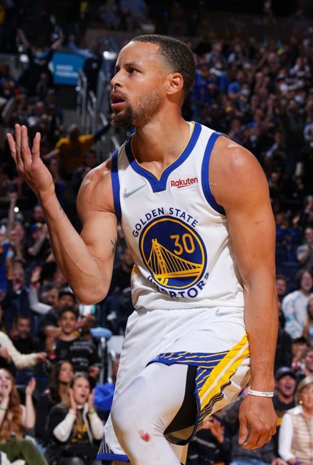 1650376536861058072.jpg 库里1.jpg