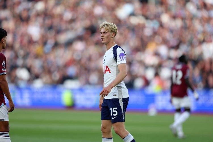 开云体育官网-热刺官方：贝里瓦尔对多特时高位踝关节扭伤 周五接受了脚踝手术